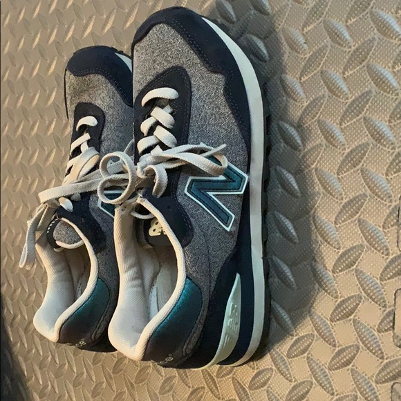 Women’s size 7 New Balance shoes - Picture 2 of 4